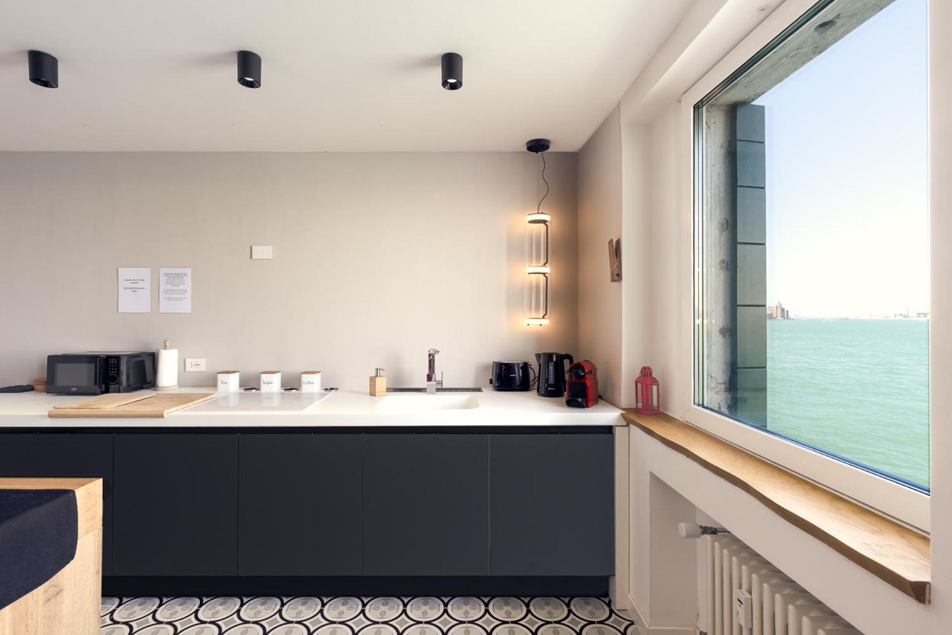 3 Windows On St Mark - Waterfront Apartment 威尼斯 外观 照片