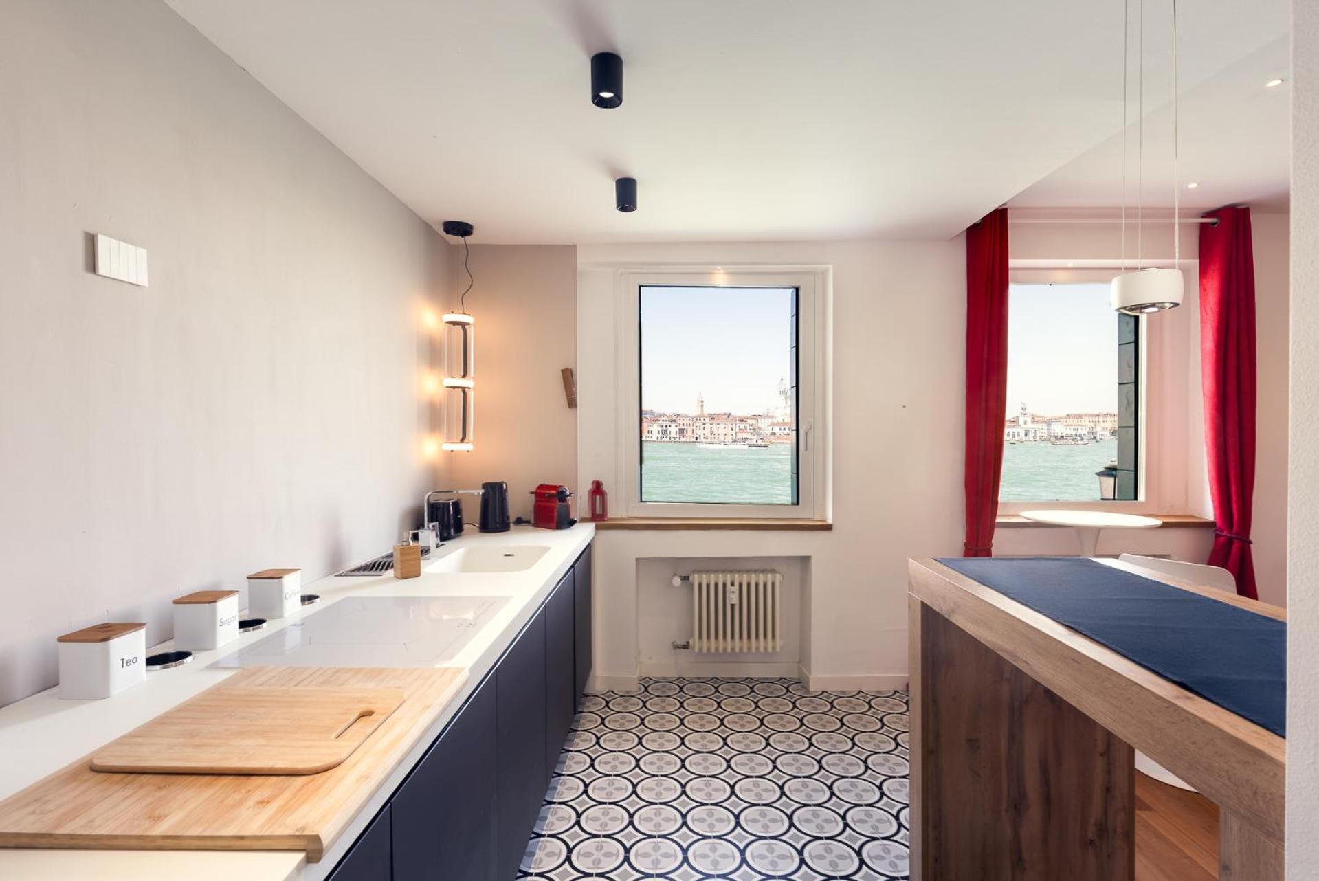 3 Windows On St Mark - Waterfront Apartment 威尼斯 外观 照片